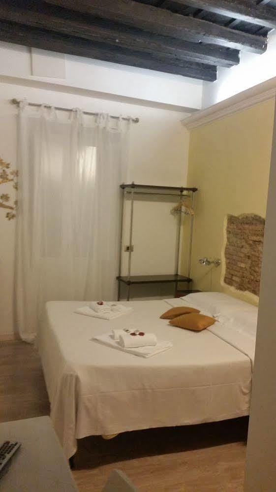 Navona First Affittacamere 2*